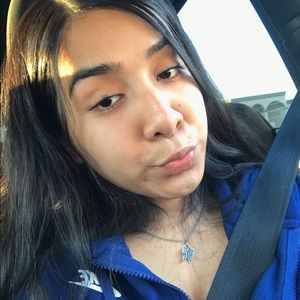 Meet your Posher, Esperanza